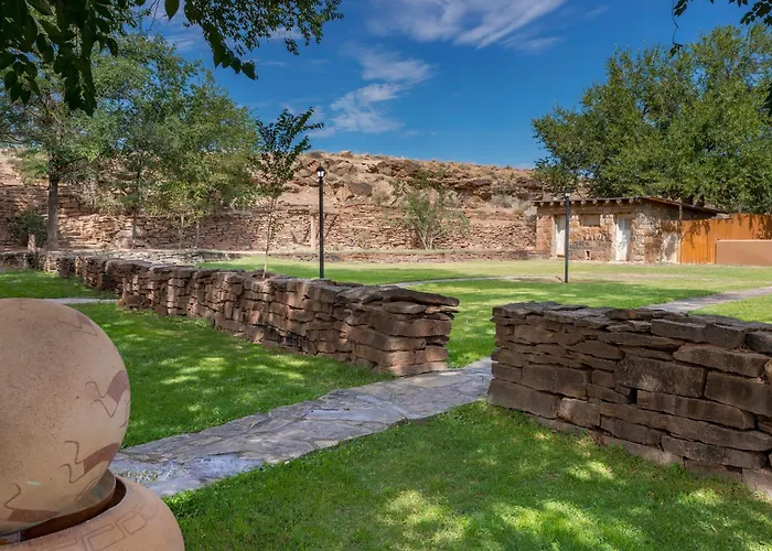 Canyon De Chelly-chinle By Ihg Chinle